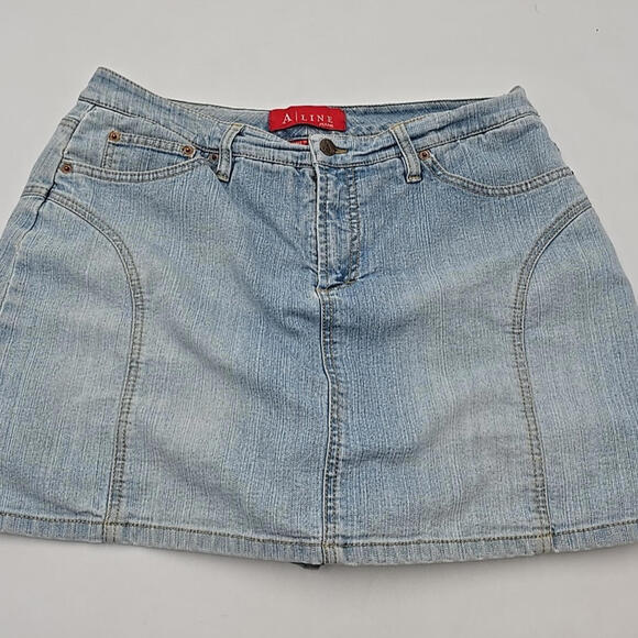 Dresses & Skirts - A Line Jeans Red Tag Light Wash Retro Denim 5 pocket‎ Zip Fly Mini Y2K 12 Skort